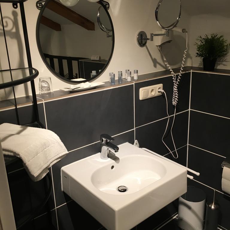 Hotel B&B Bredl In Der Villa Ballestrem 施特劳宾 外观 照片