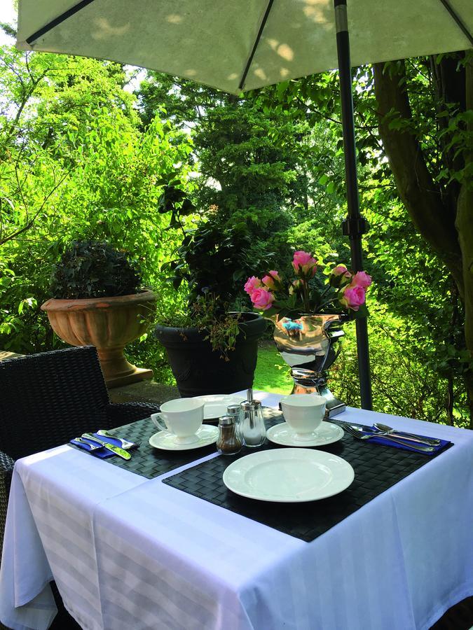 Hotel B&B Bredl In Der Villa Ballestrem 施特劳宾 外观 照片