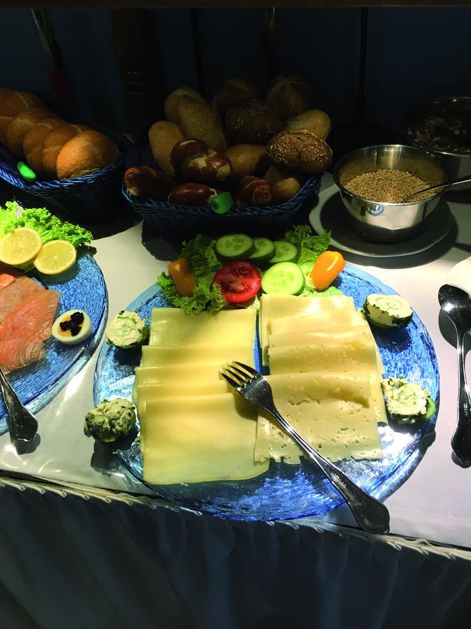 Hotel B&B Bredl In Der Villa Ballestrem 施特劳宾 外观 照片