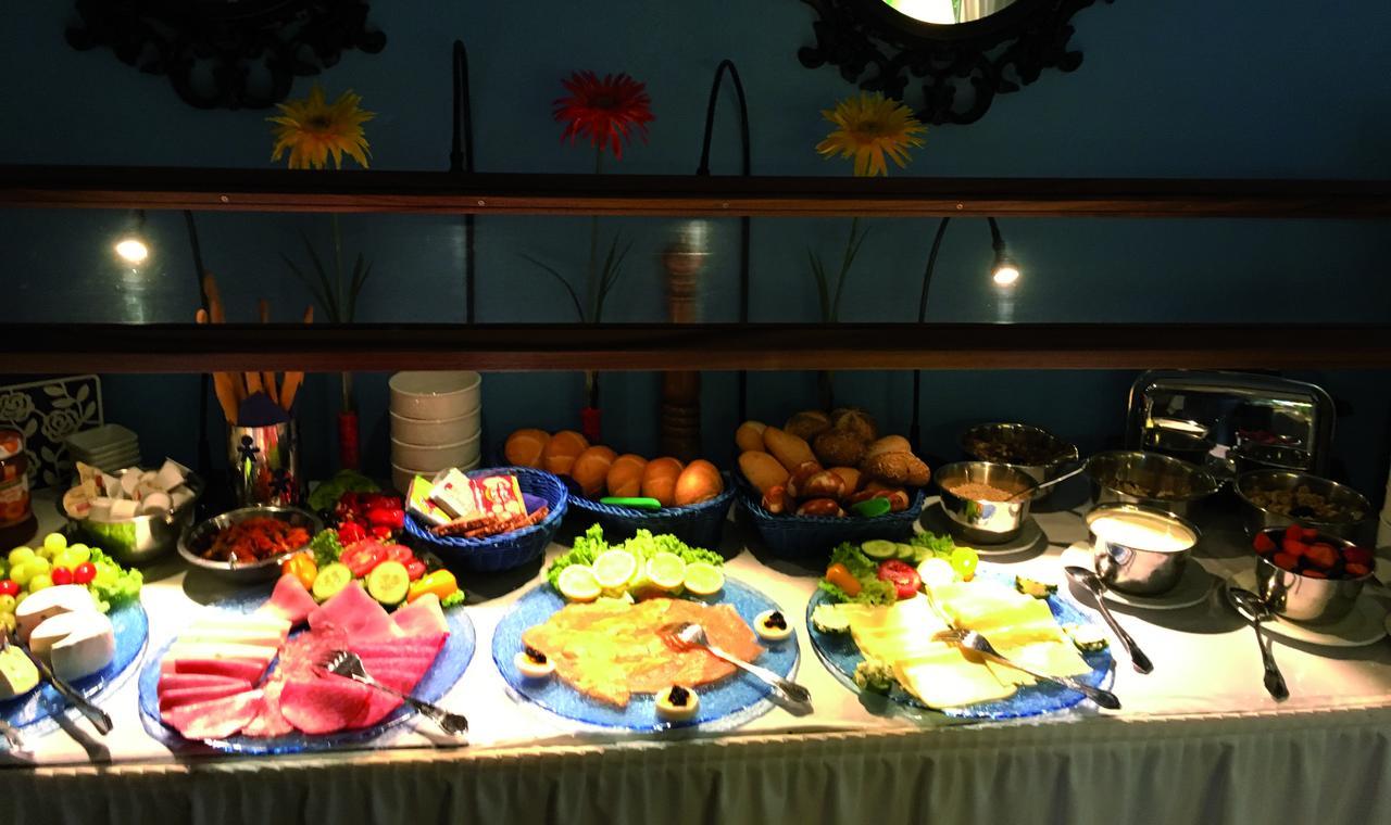 Hotel B&B Bredl In Der Villa Ballestrem 施特劳宾 外观 照片