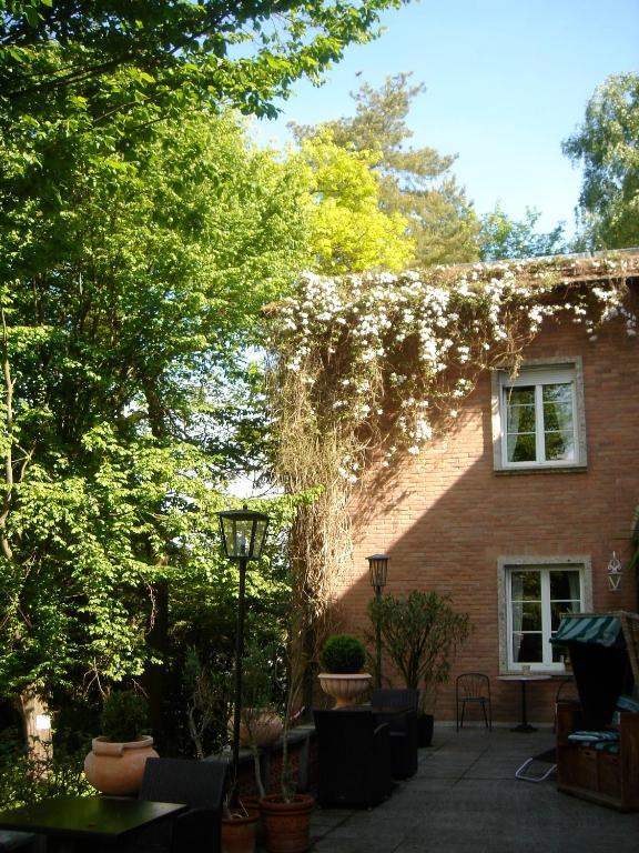 Hotel B&B Bredl In Der Villa Ballestrem 施特劳宾 外观 照片